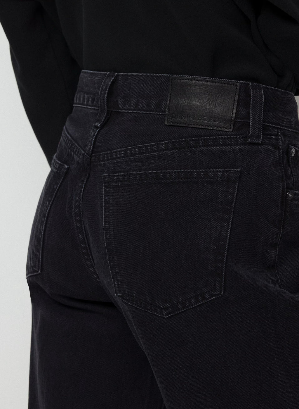 Low-Rise Wide-Leg Jeans - Dark Blue