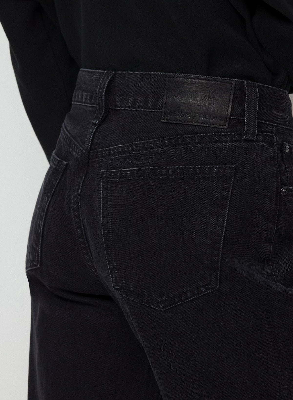 Low-Rise Wide-Leg Jeans - Dark Blue