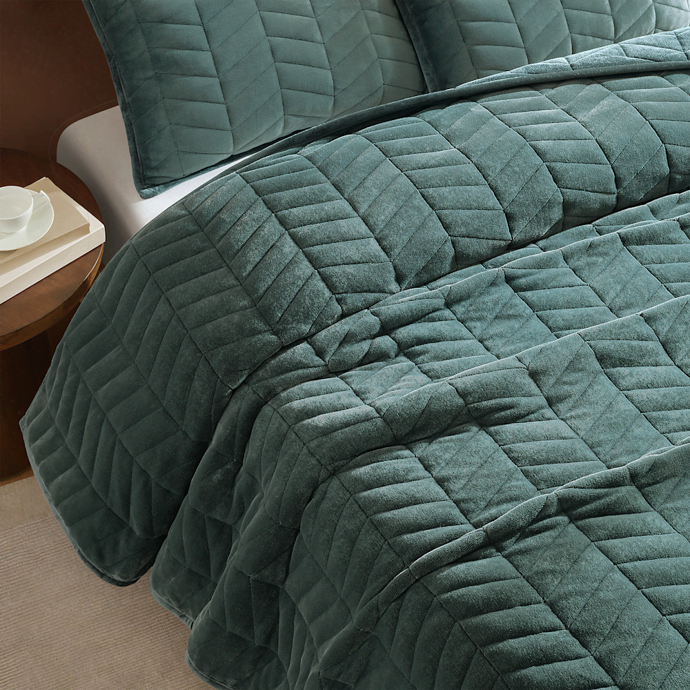 Full Queen Chevron Quilt Set - Deep Night