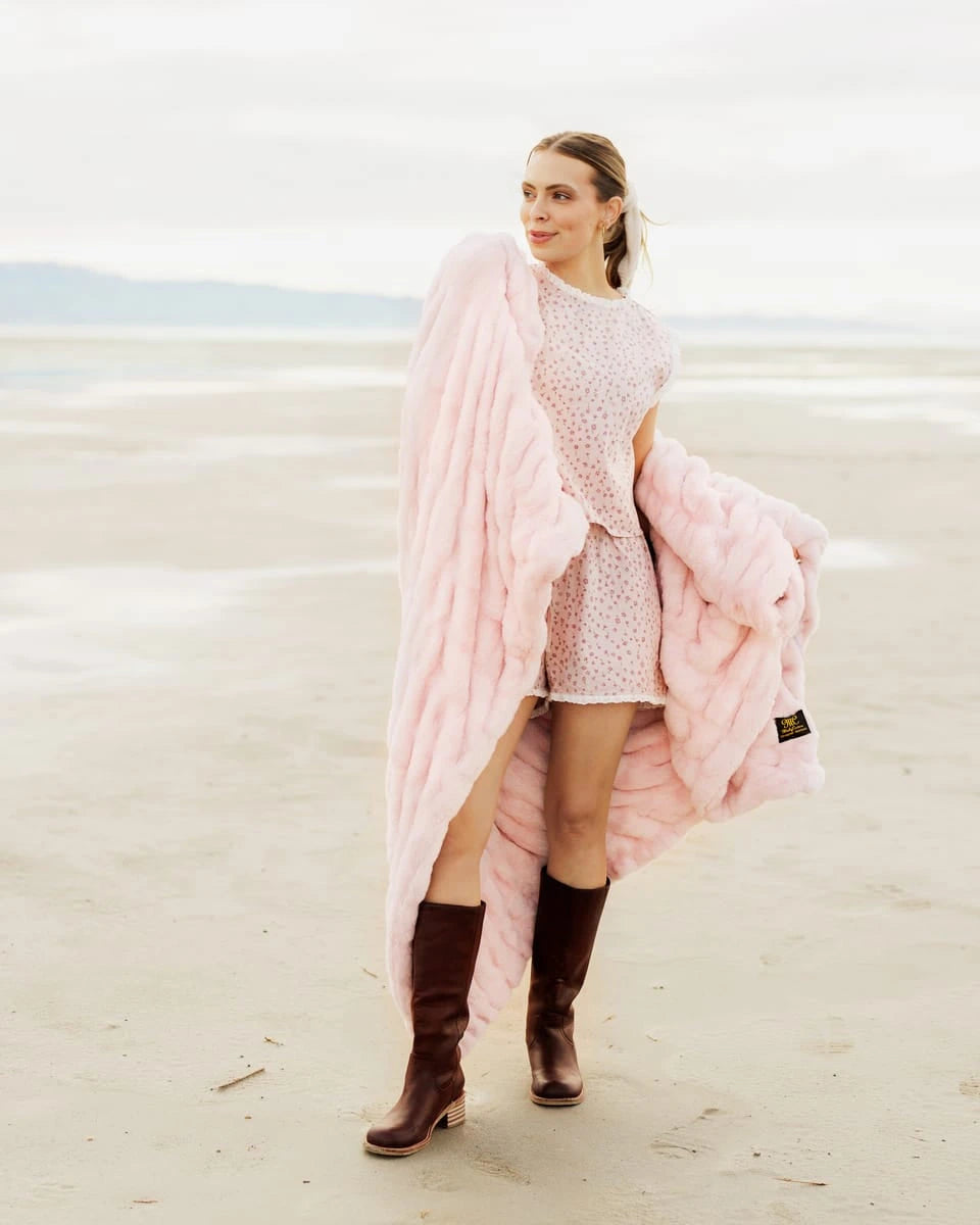 Plush Stretch Blanket - Blush Pink