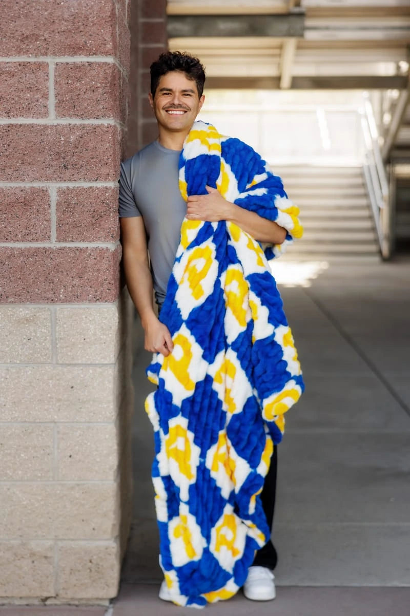 Stretch Plush Logo Blanket - Navy