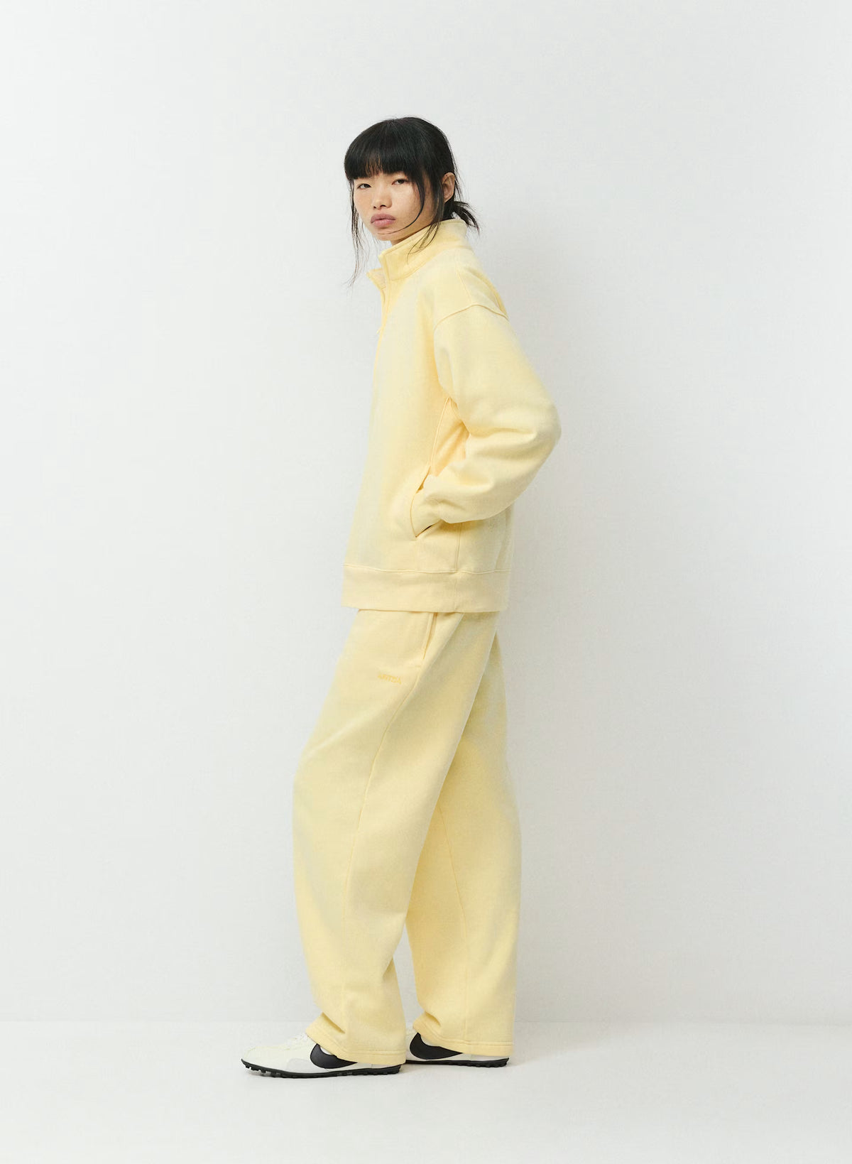 Straight-Leg Fleece Sweatpants - Yellow