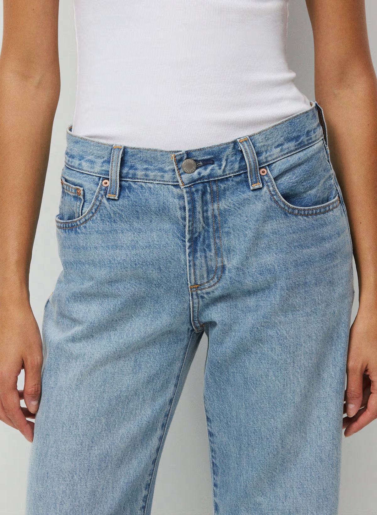 Low-Rise Wide-Leg Jeans - Dark Blue