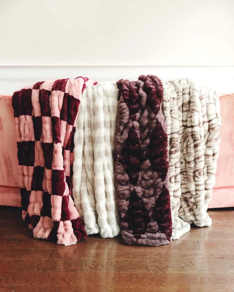 Stretch Plush Marble Blanket - Chocolate