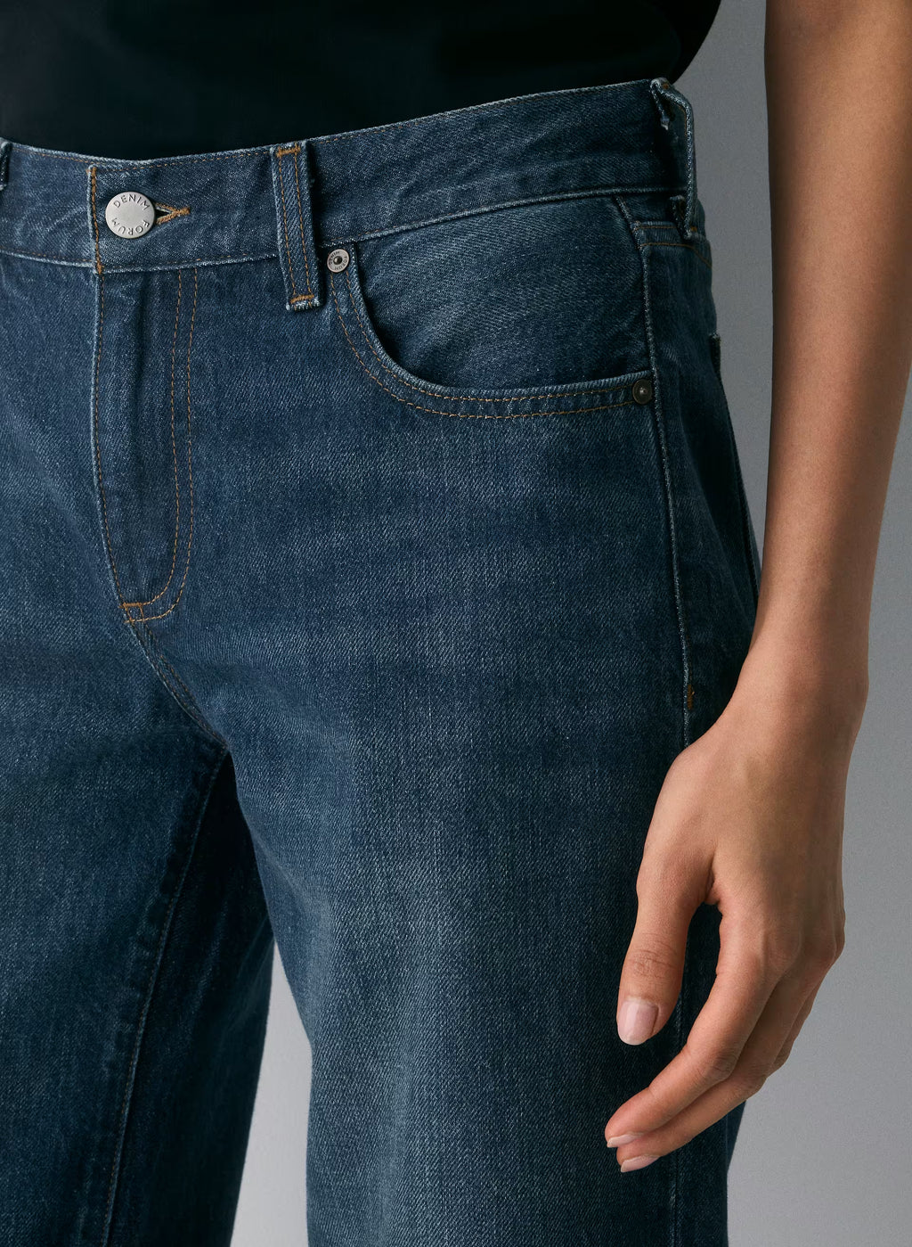 Low-Rise Wide-Leg Jeans - Dark Blue