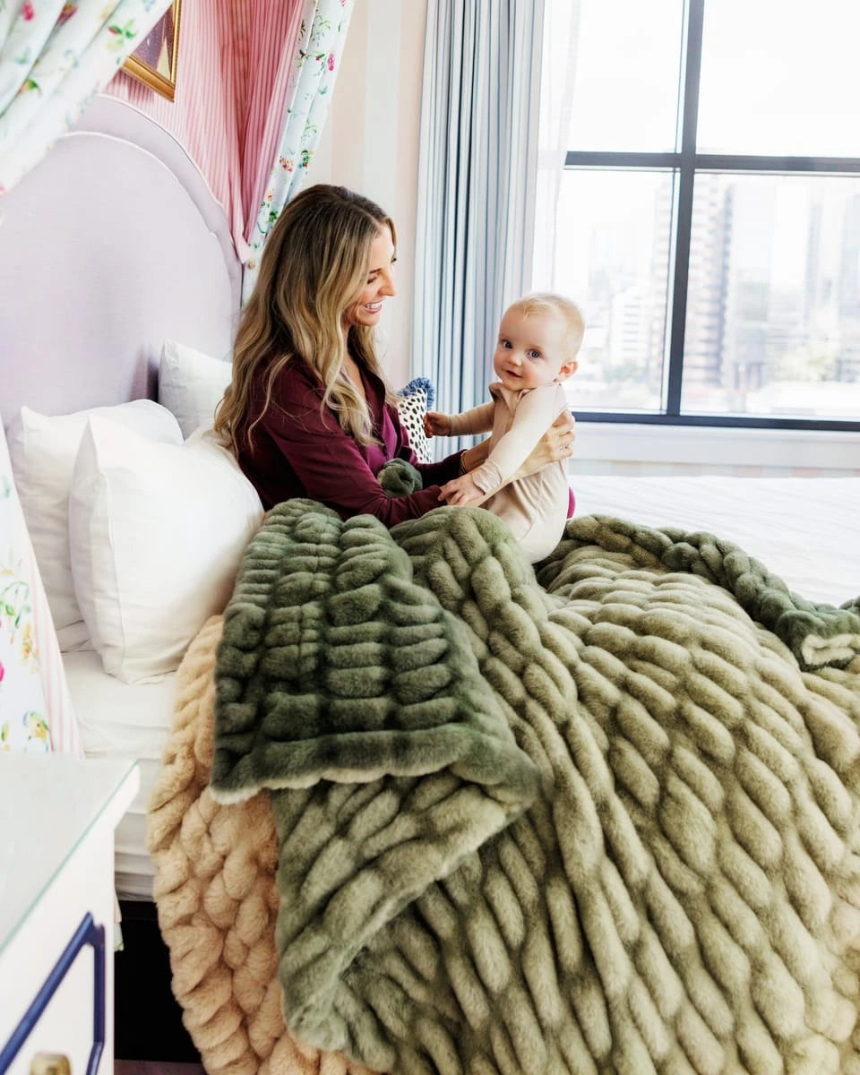 Stretch Plush Blanket - Olive Ombre
