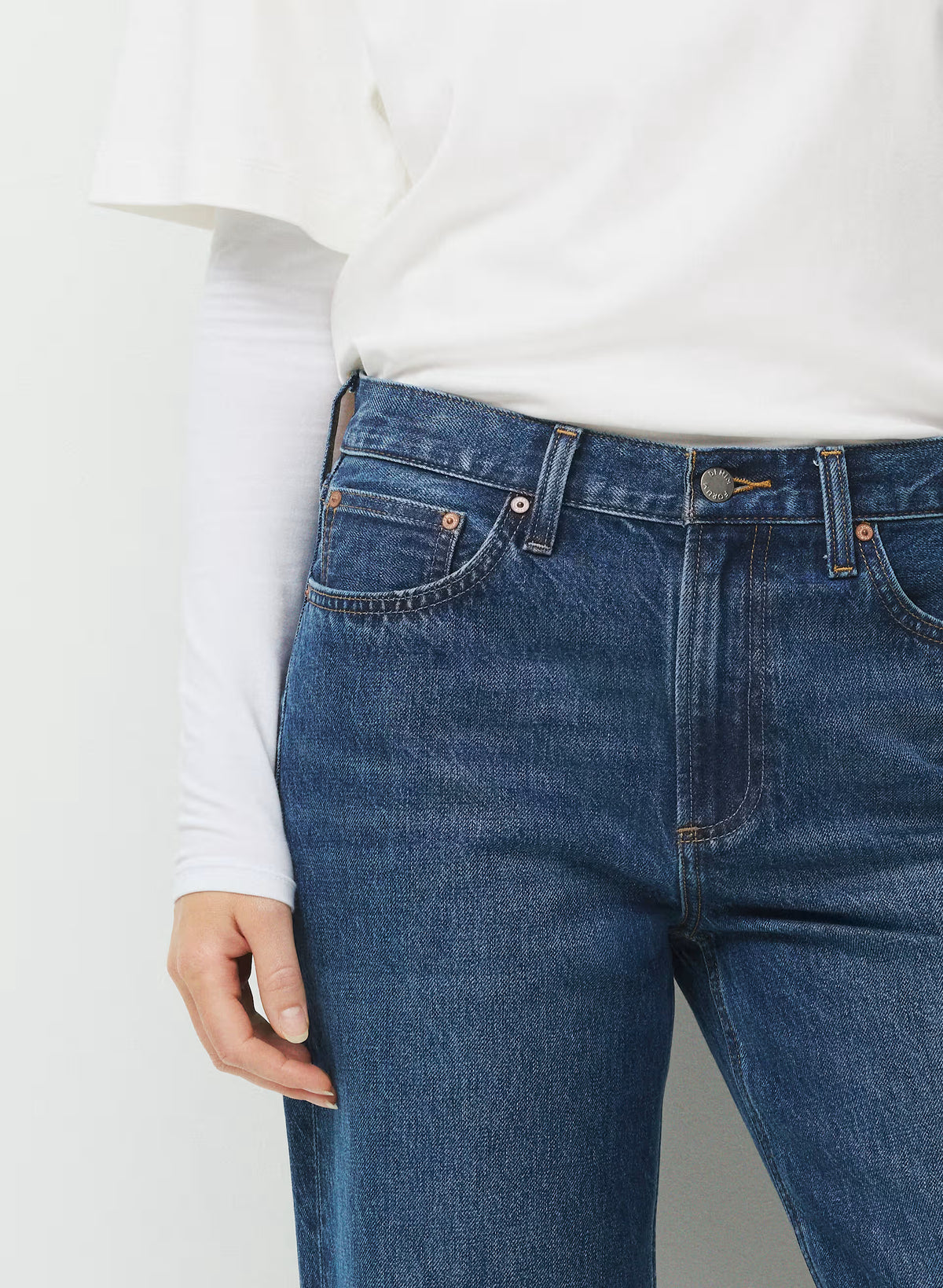 Low-Rise Baggy Jeans - Medium Indigo