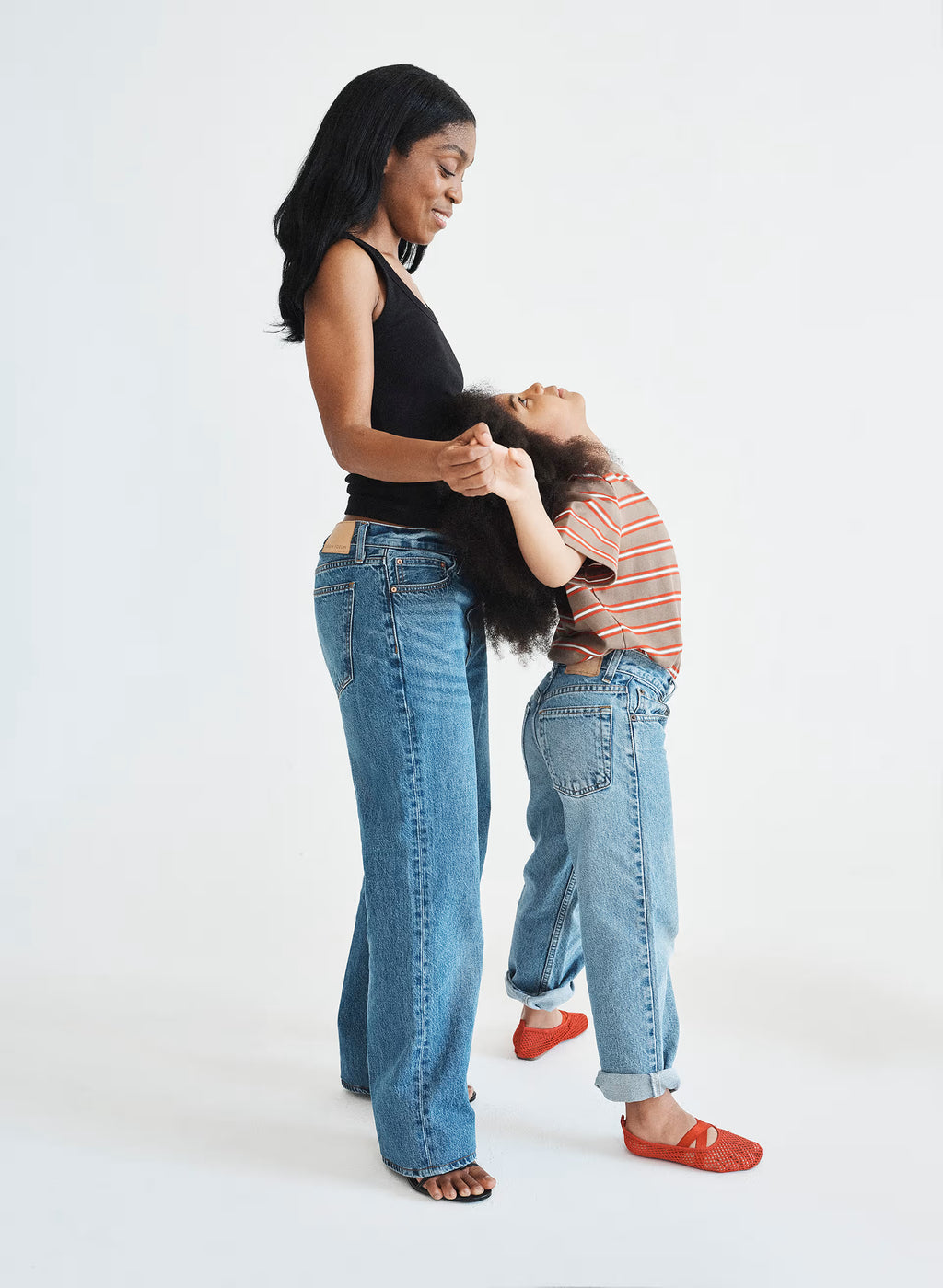 Low-Rise Baggy Jeans - Medium Indigo