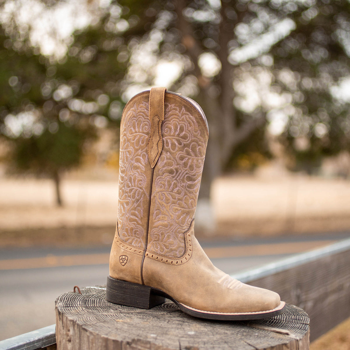 Women's Wide Square Toe Western Boots - Brown
