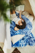 Stretch Plush Blanket - Variegated Blue