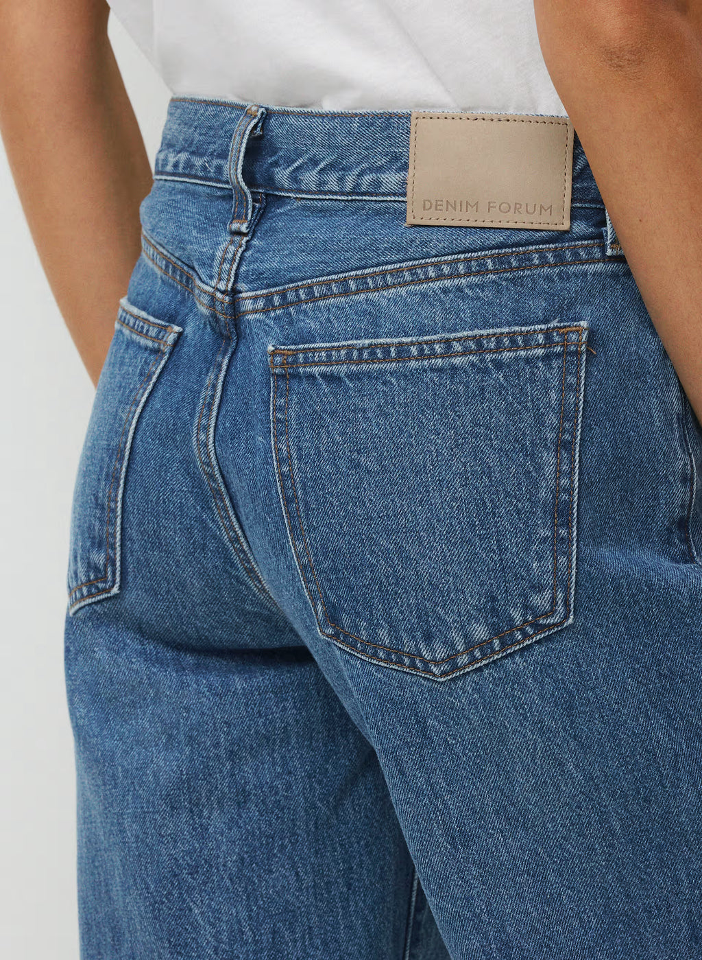Low-Rise Wide-Leg Jeans - Dark Blue