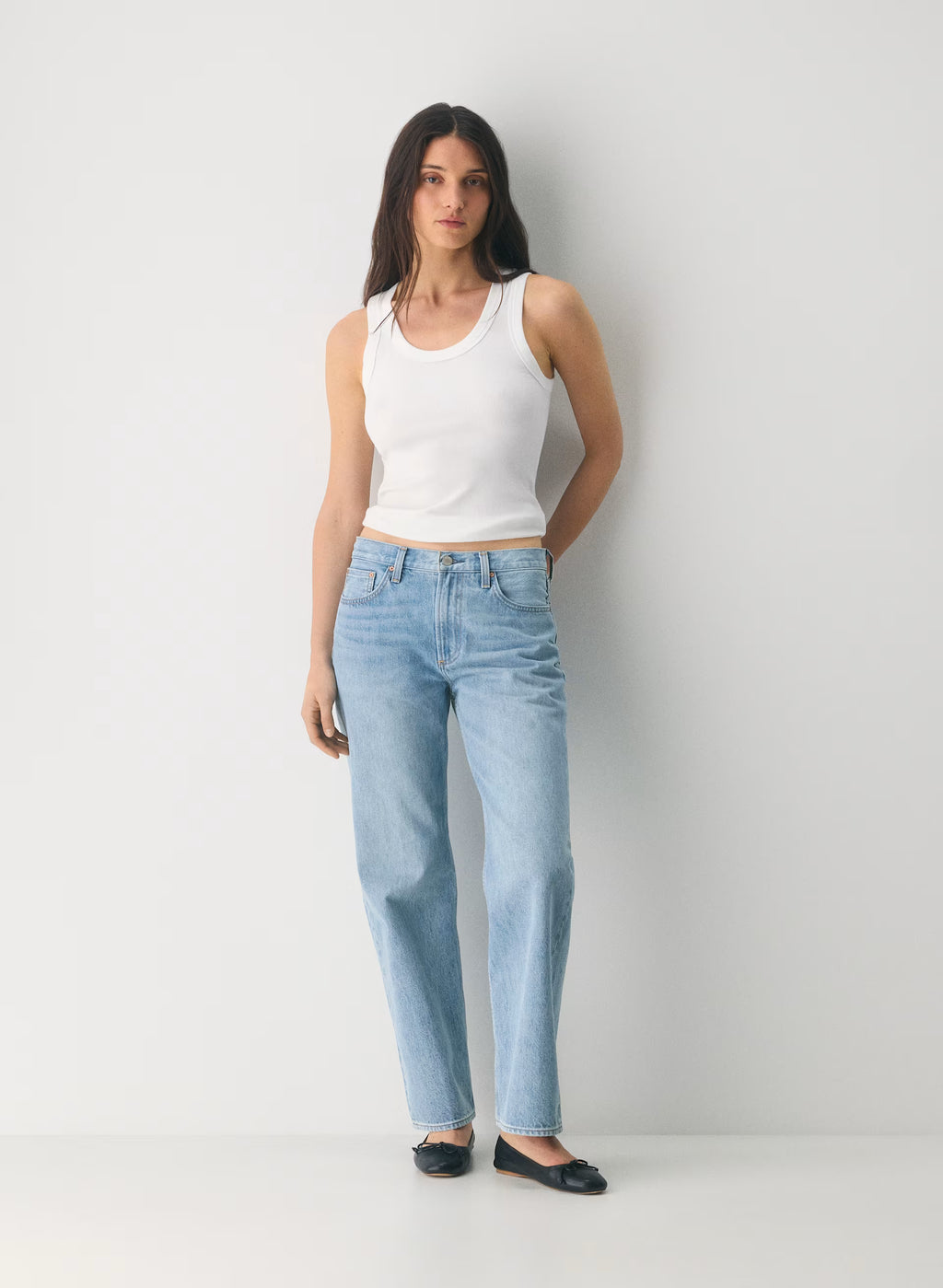Low-Rise Baggy Jeans - Medium Indigo