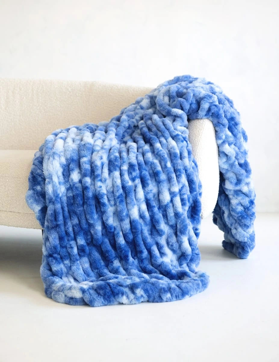 Stretch Plush Blanket - Variegated Blue