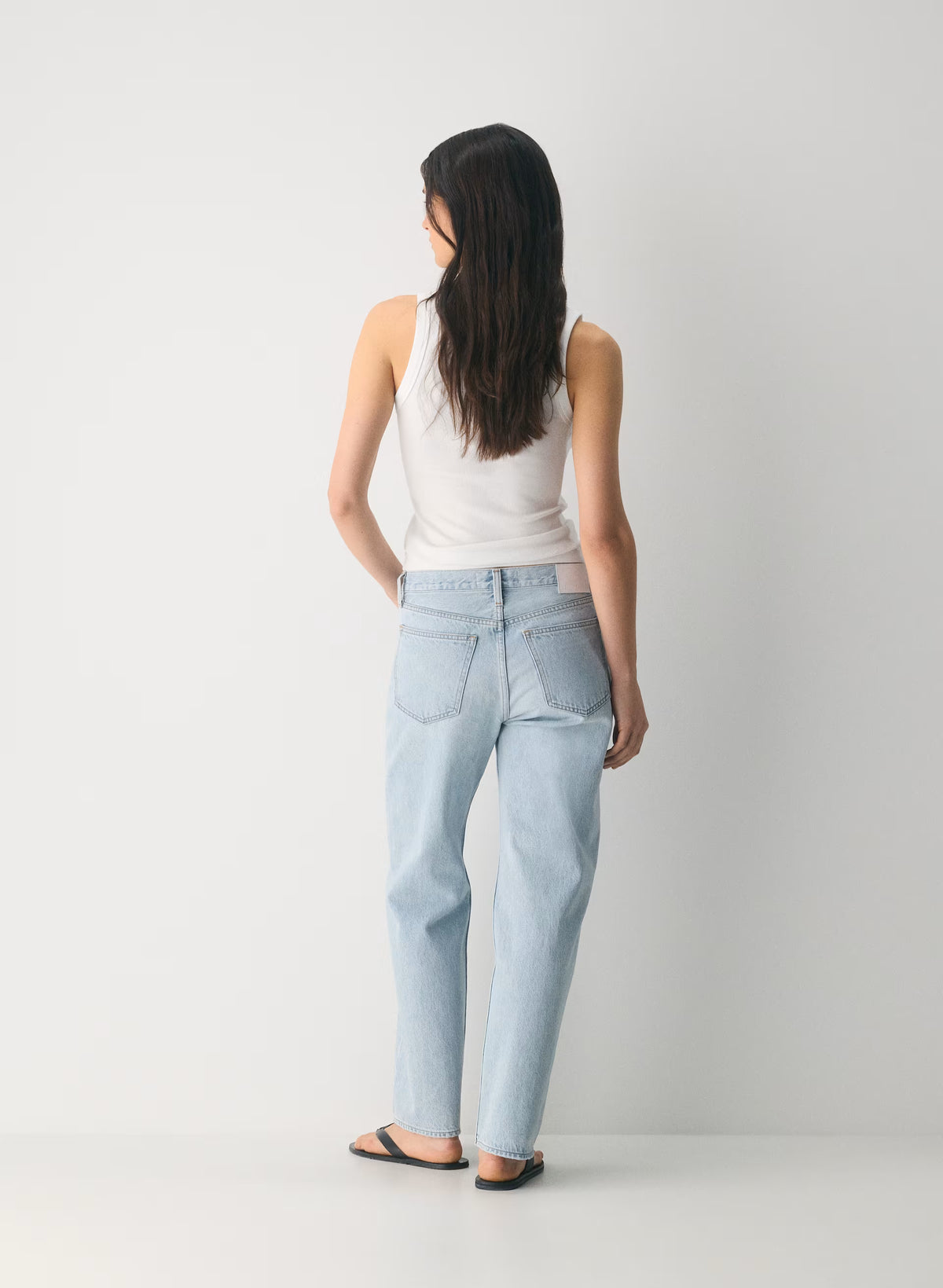 Low-Rise Baggy Jeans - Medium Indigo