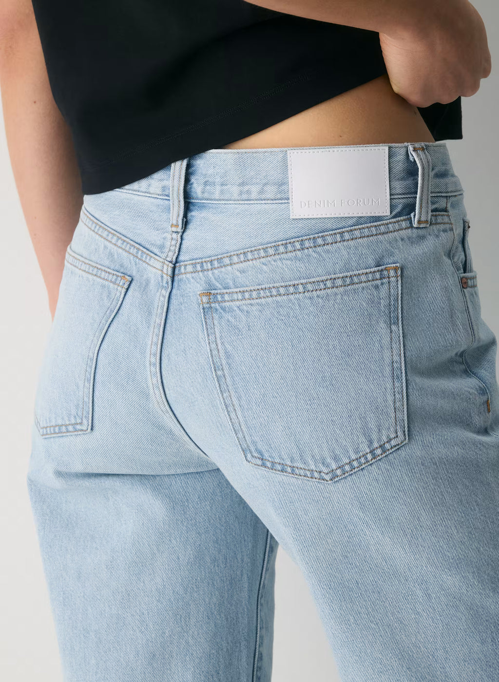 Low-Rise Wide-Leg Jeans - Dark Blue