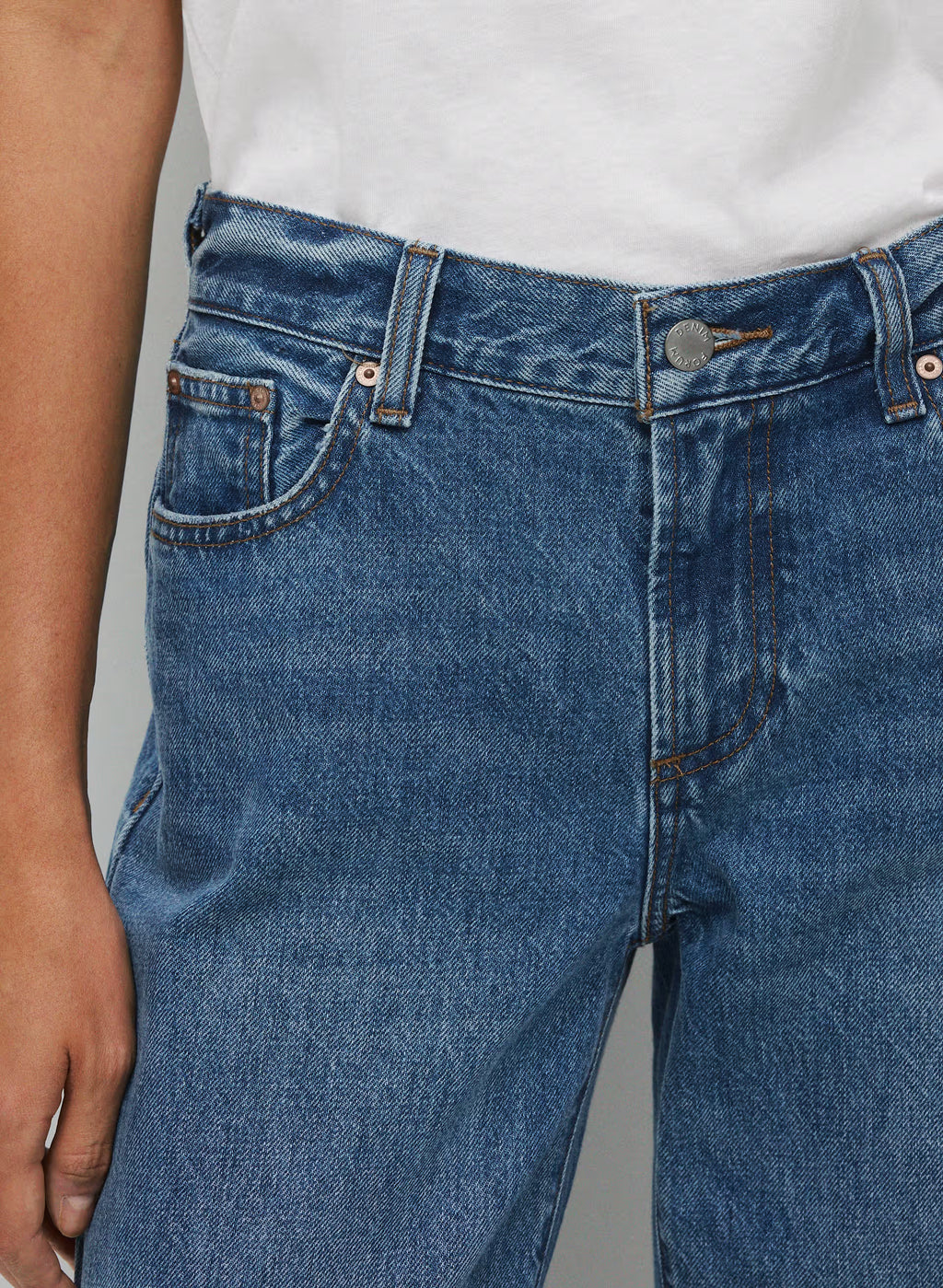 Low-Rise Wide-Leg Jeans - Dark Blue
