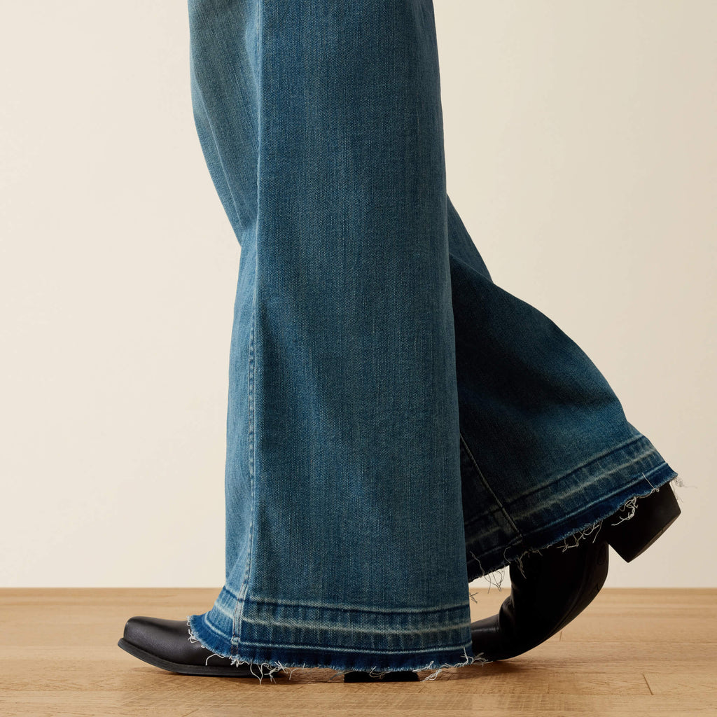 Women's Ultra High-Rise Wide-Leg Jeans - Blue