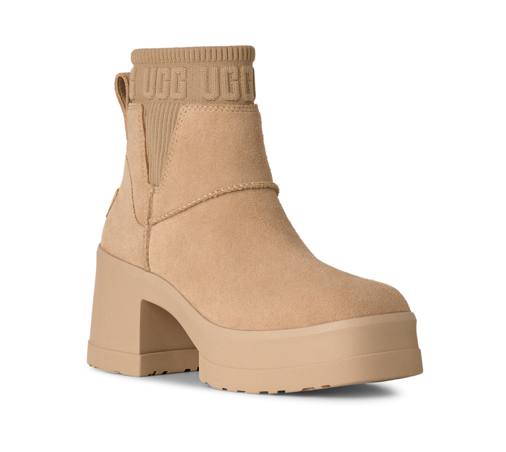 Women's Water-Resistant Chelsea Boot - Chestnut