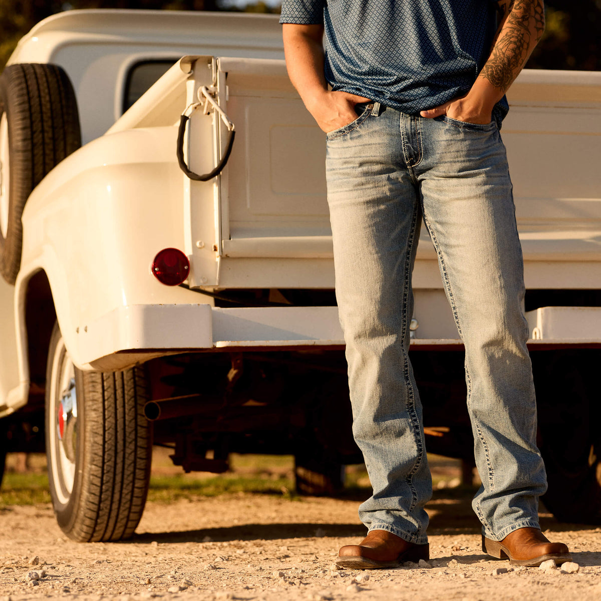 Men's Relaxed Stretch Bootcut Jeans - Shasta