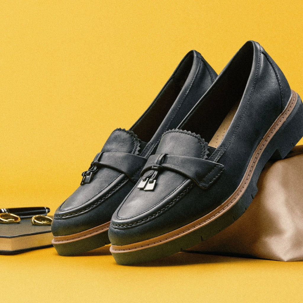 Leather Lug Sole Loafer - Black