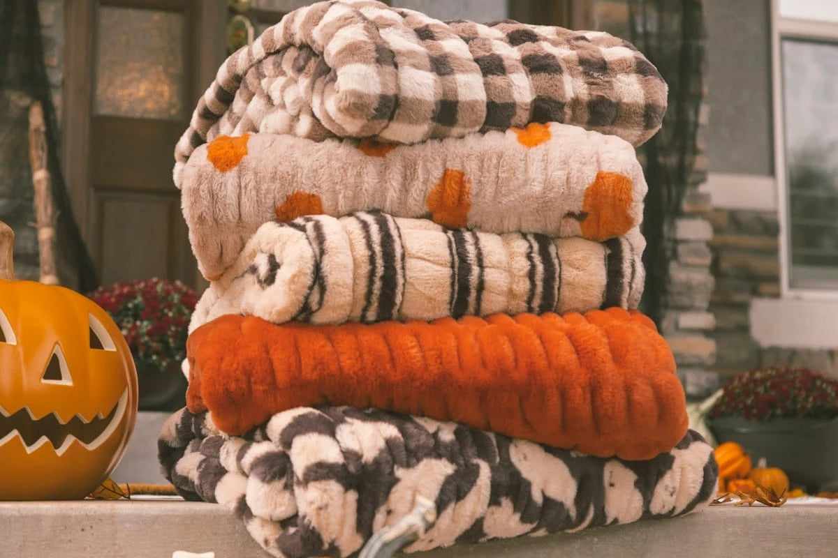 Plush Stretch Blanket - Brown Stripe