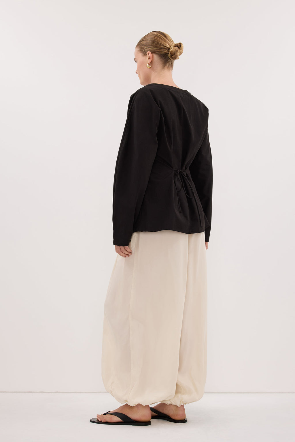 EDENA BLACK COTTON FITTED SHIRT