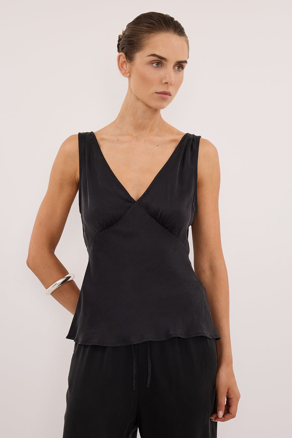 JORJA BLACK SLEEVELESS SILK TOP