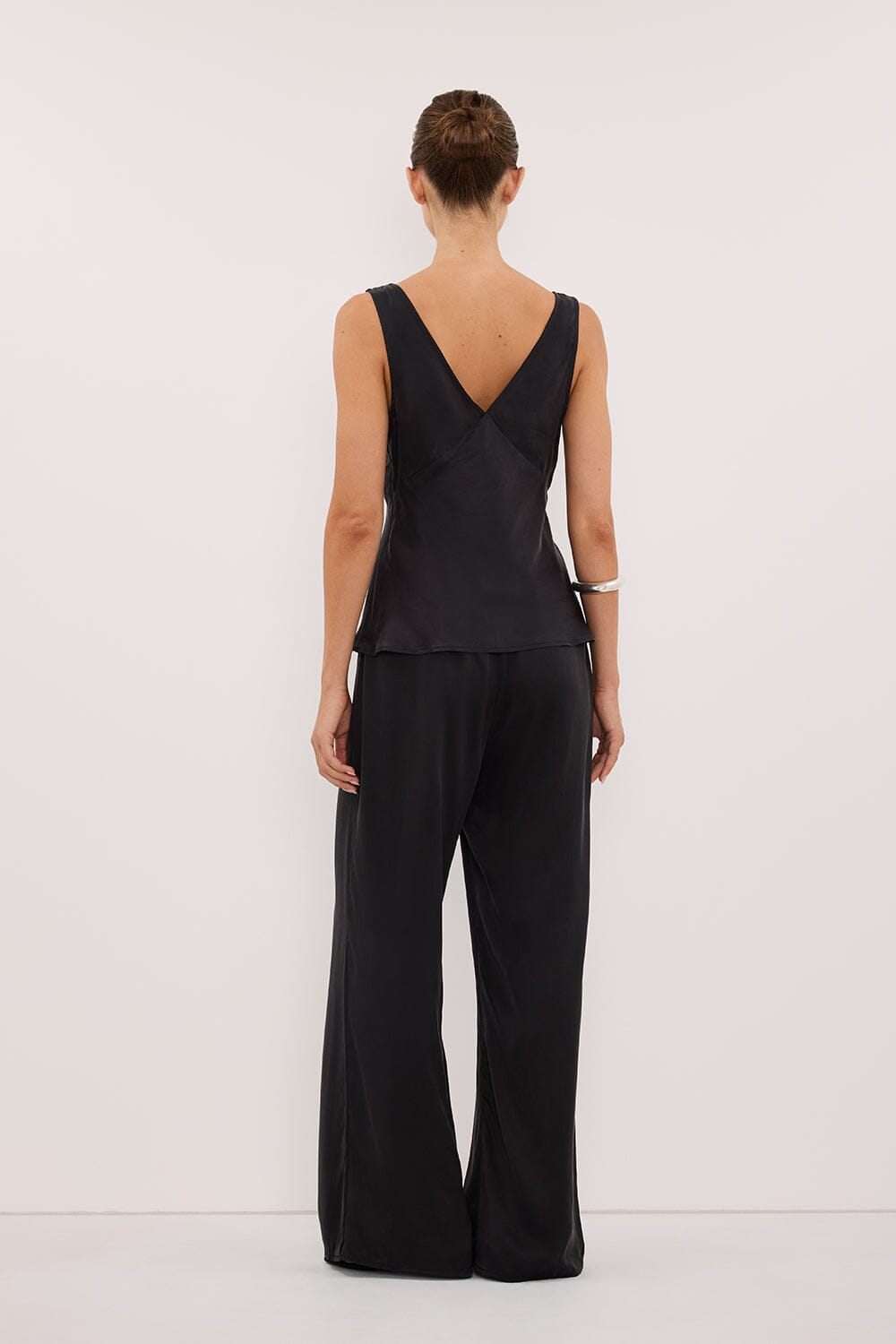 JORJA BLACK SLEEVELESS SILK TOP