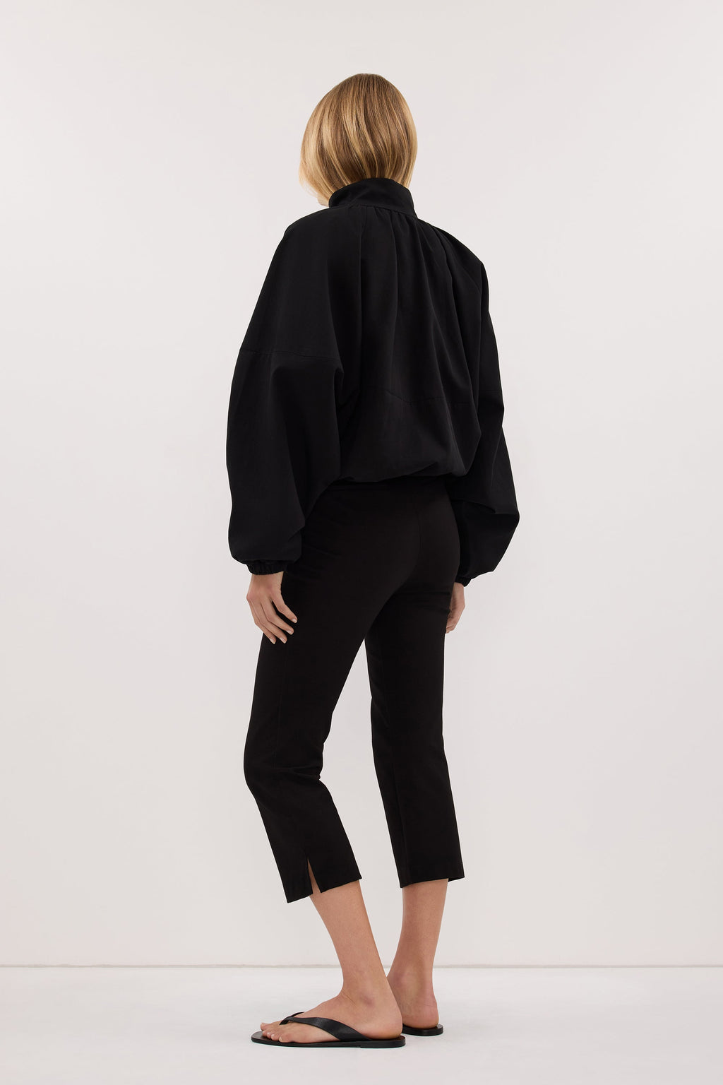 OAKLEE BLACK BATWING LIGHTWEIGHT JACKET
