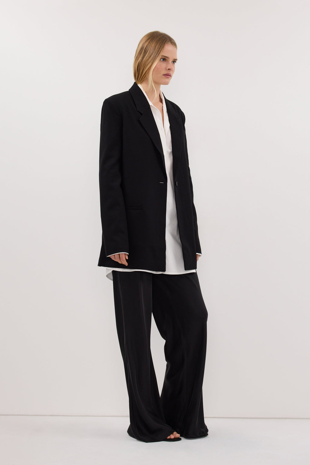 KEATON BLACK SLIM LONGLINE BLAZER