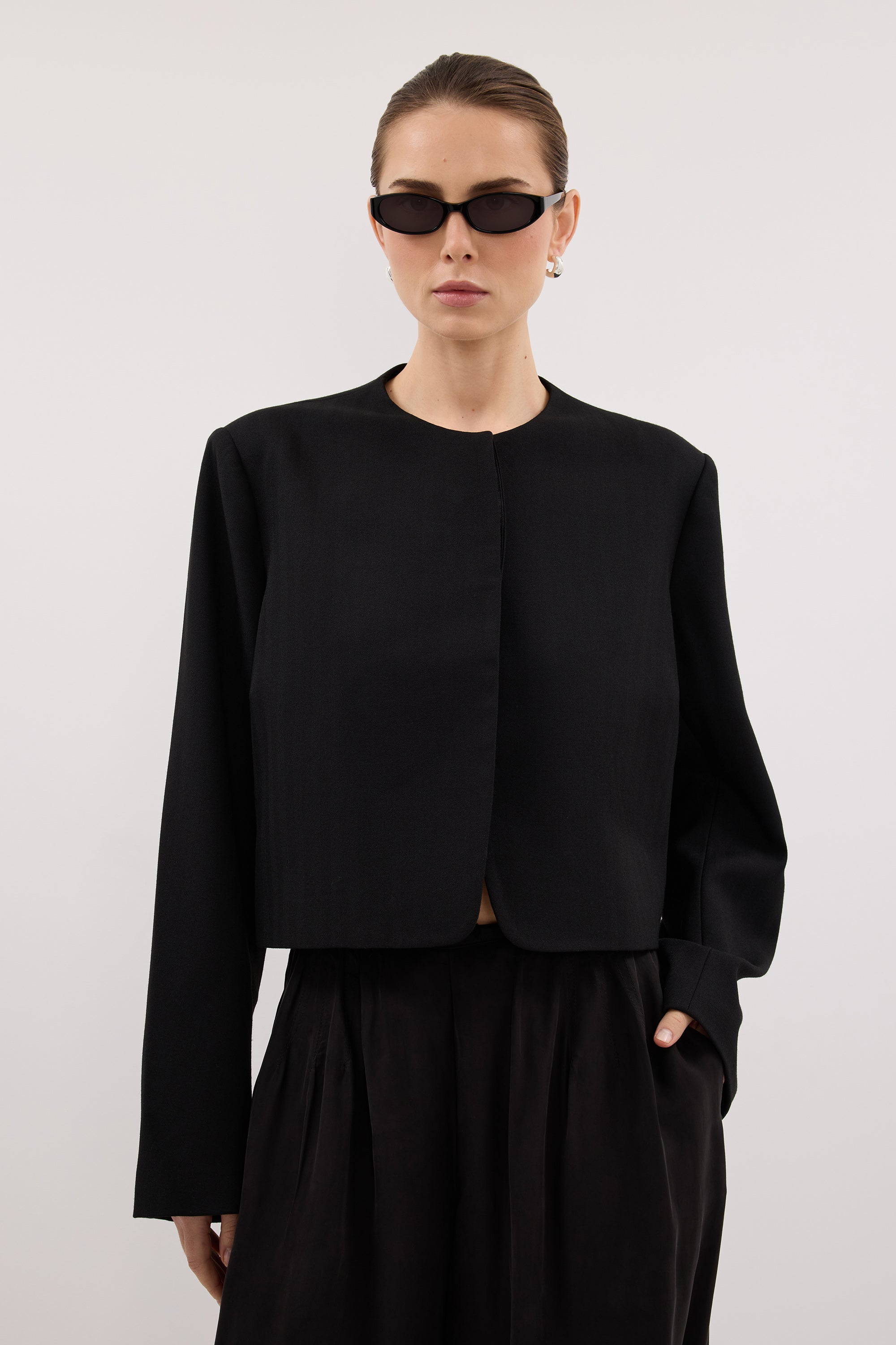 CYRUS BLACK CROPPED BLAZER
