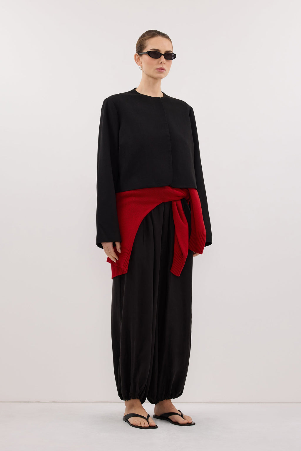 CYRUS BLACK CROPPED BLAZER