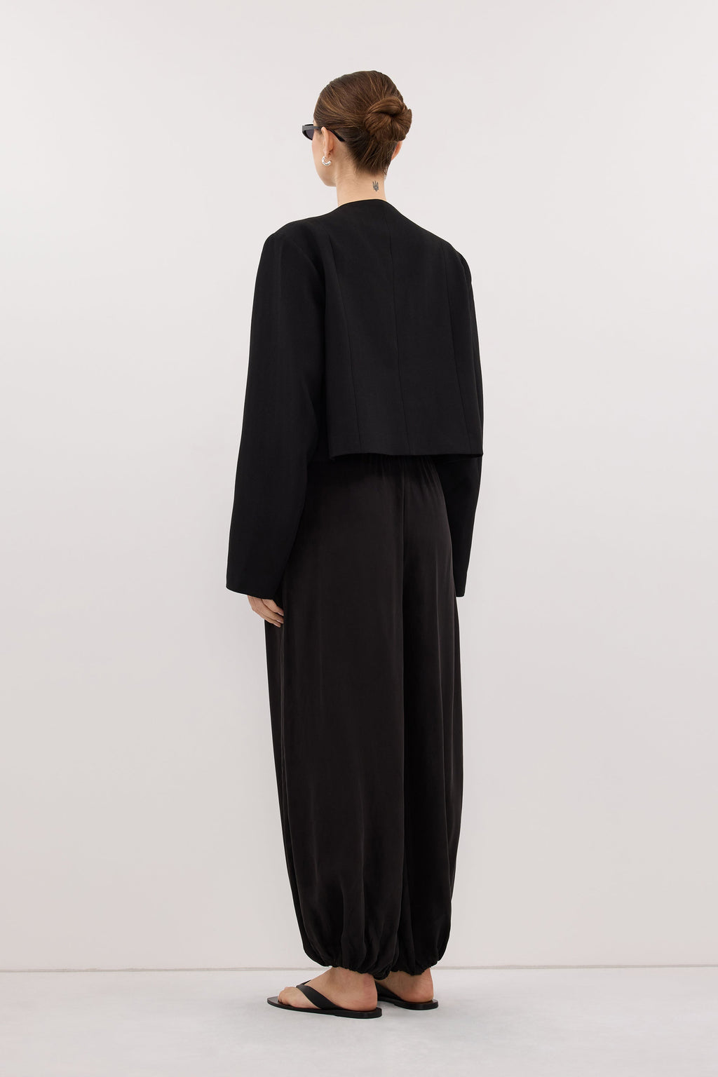 CYRUS BLACK CROPPED BLAZER