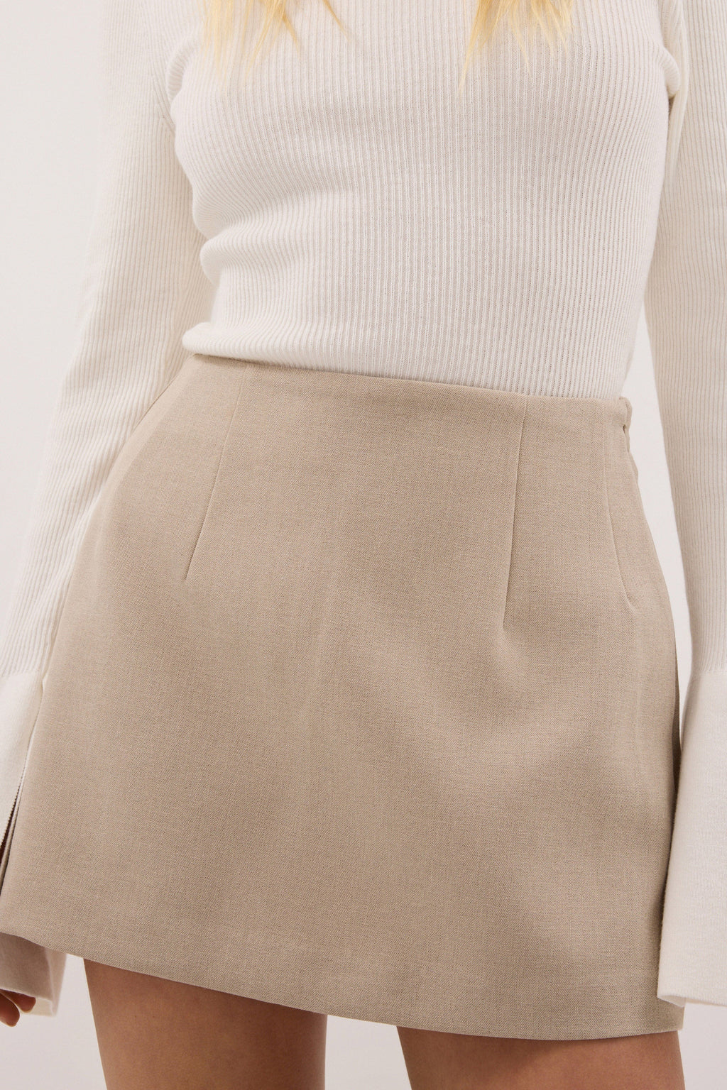 TRINITY OAT TAILORED SKORT