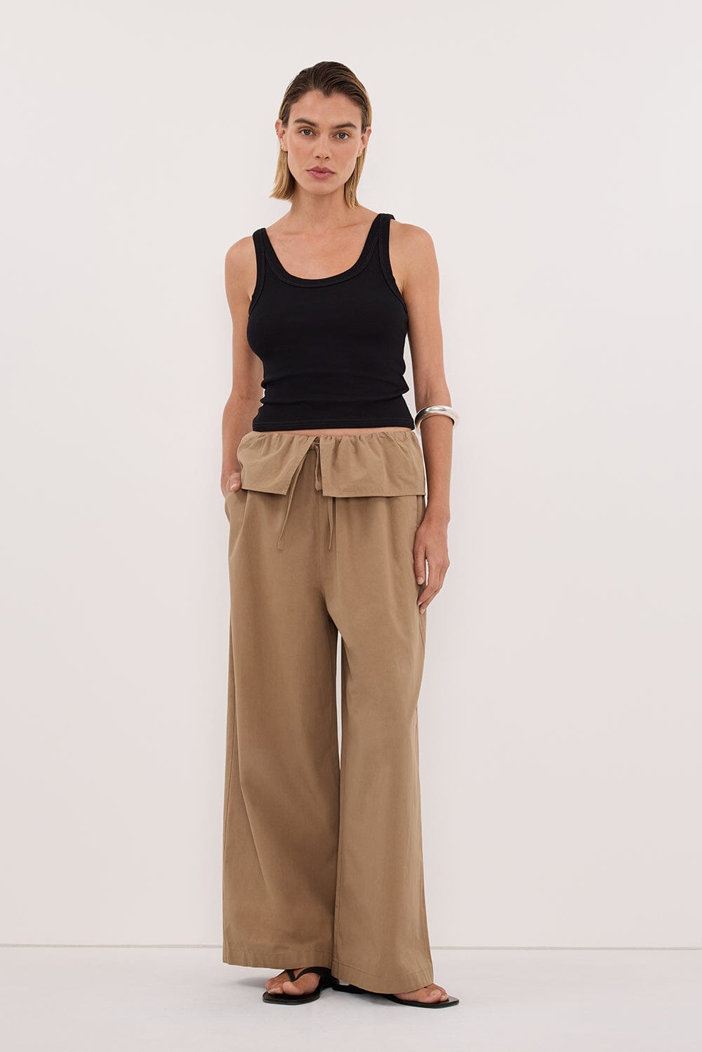 BENTLEE CARAMEL COTTON FISHERMAN PANT