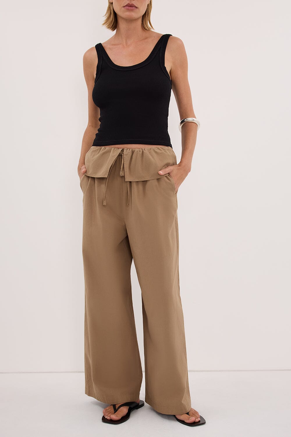 BENTLEE CARAMEL COTTON FISHERMAN PANT