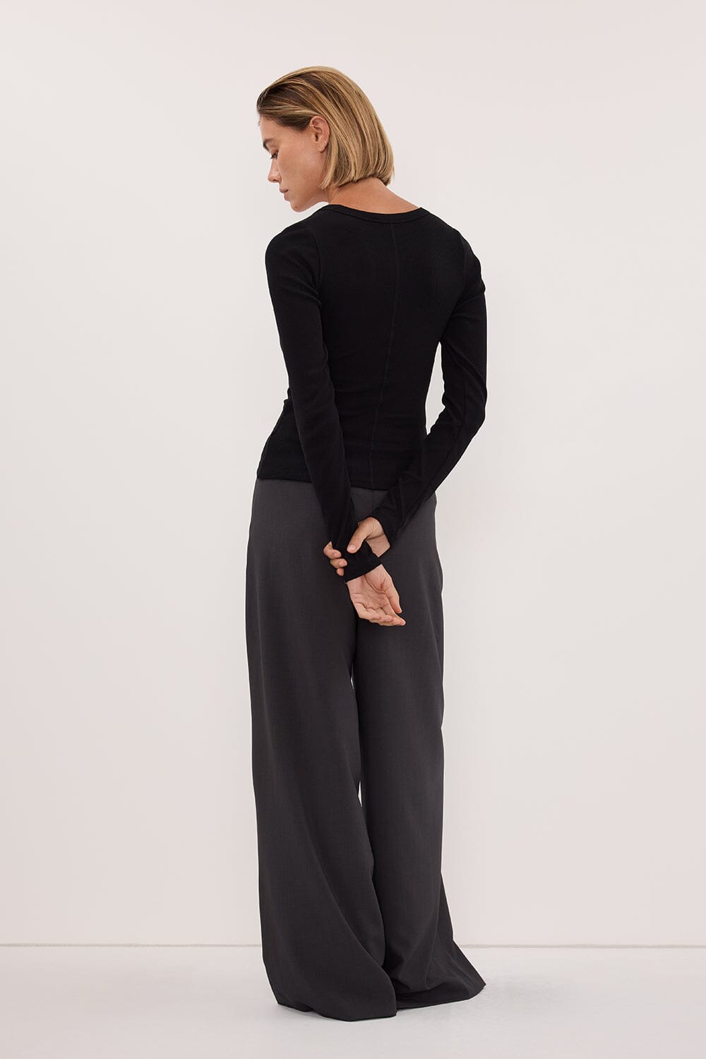 YASMIN BLACK LONG SLEEVE KNIT TOP