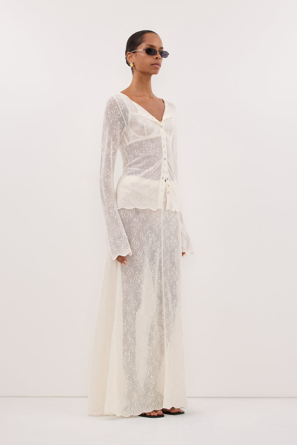 DELIA OFF WHITE LACE BUTTON TOP