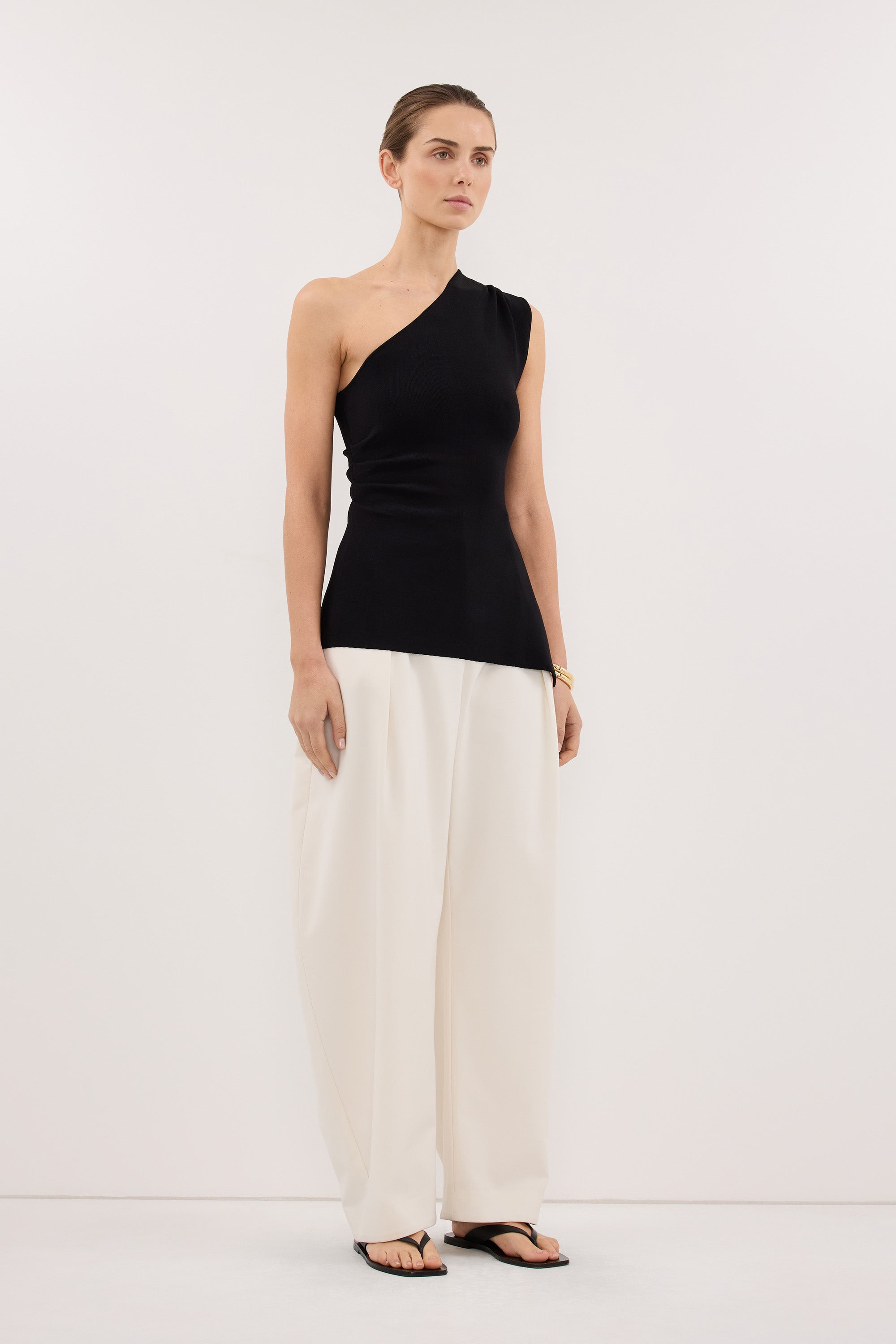 BRYNN BLACK ONE SHOULDER KNIT TOP