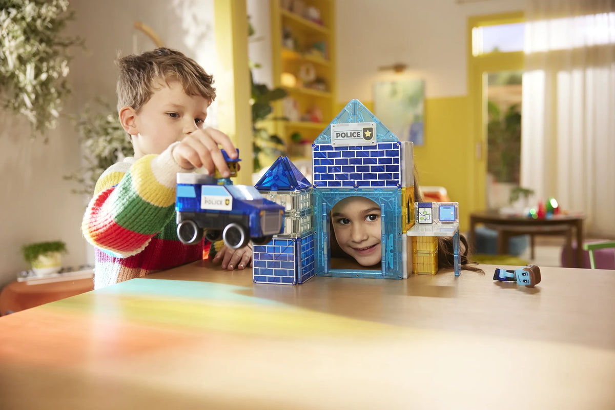 Police Station Magnetic Building Set - 35 Pieces