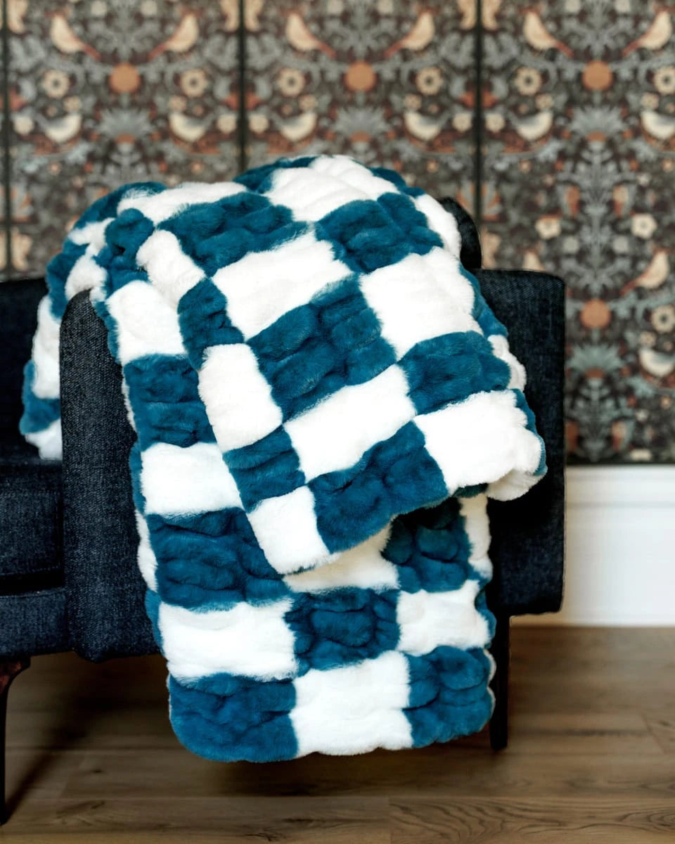 Plush Stretch Blanket - Navy Check