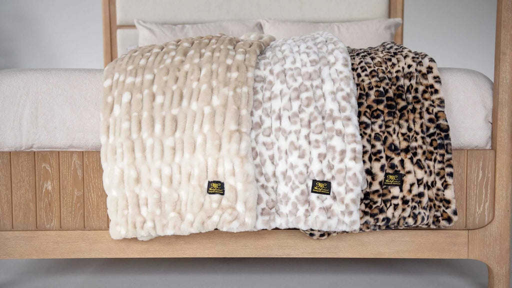 Plush Stretch Blanket - Gray Spotted
