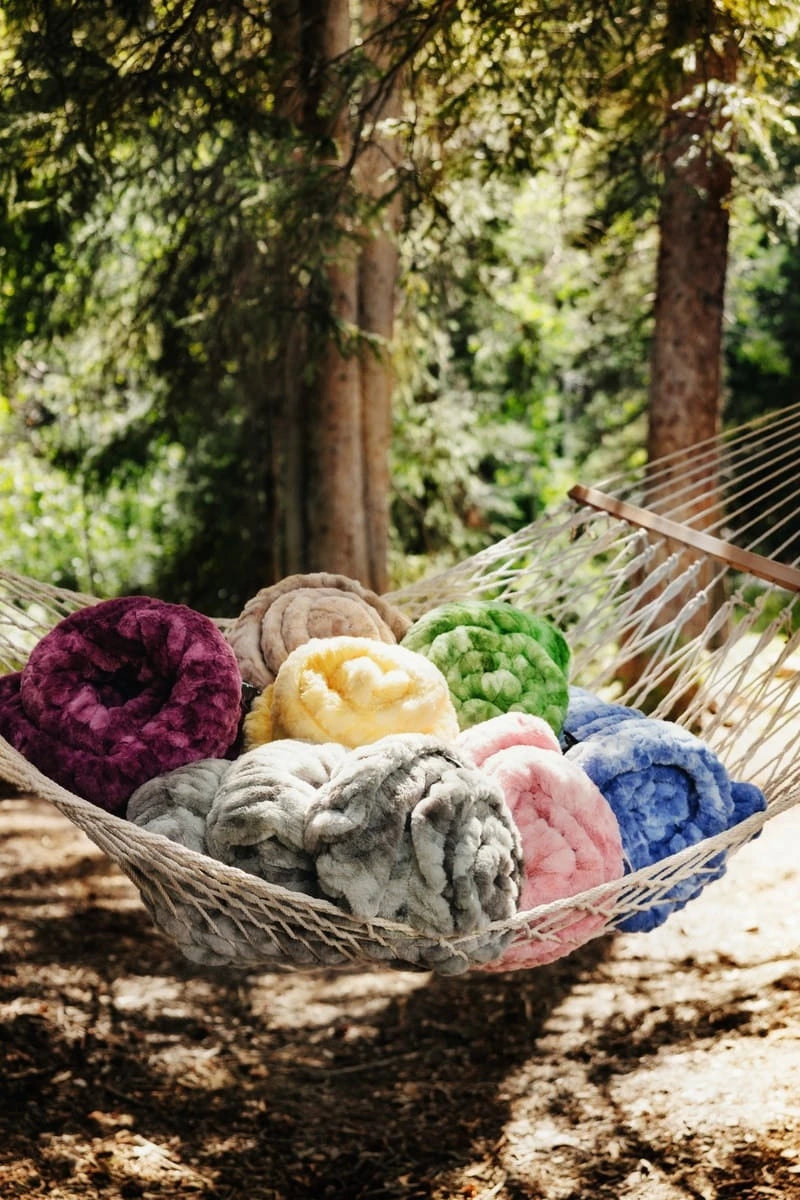 Stretch Plush Blanket - Variegated Blue