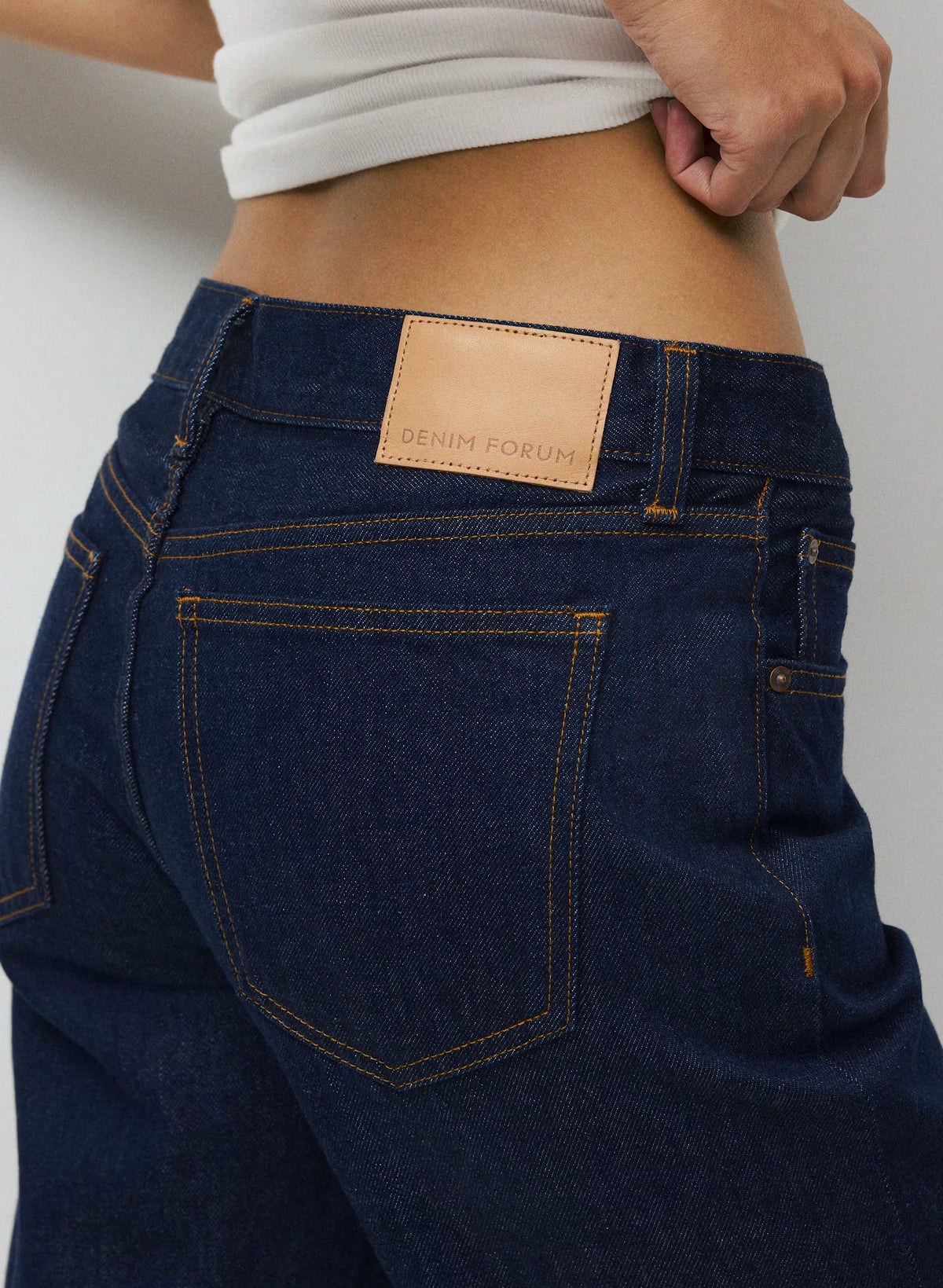 Low-Rise Wide-Leg Jeans - Dark Blue