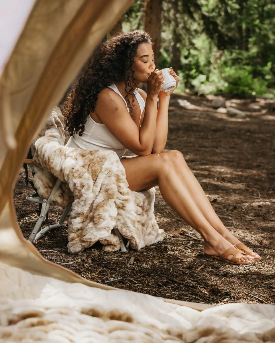 Plush Stretch Blanket - Brown Swirl