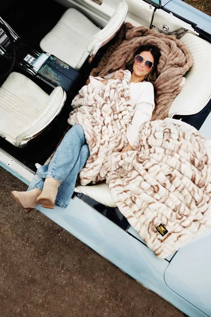 Stretch Plush Marble Blanket - Chocolate