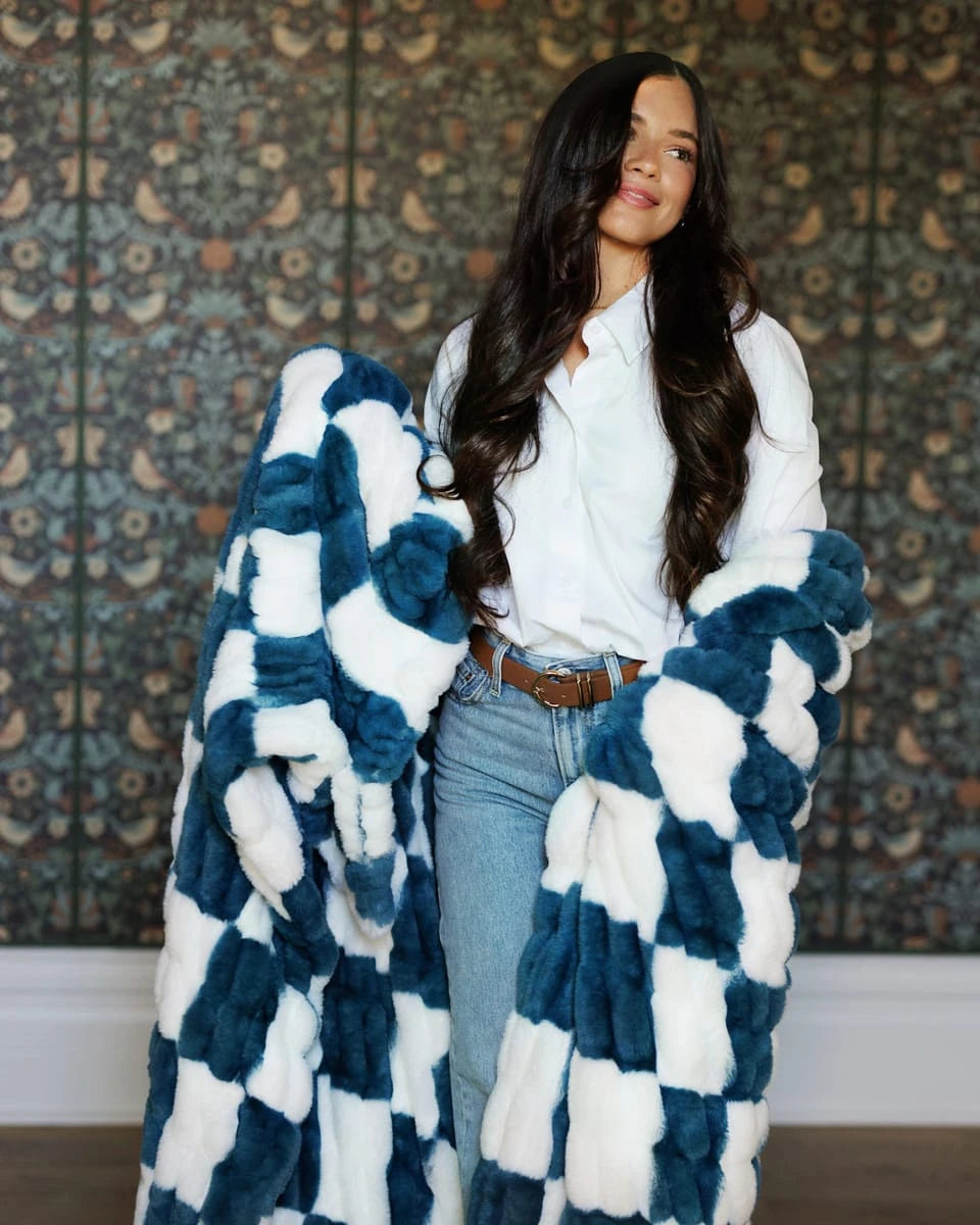 Plush Stretch Blanket - Navy Check