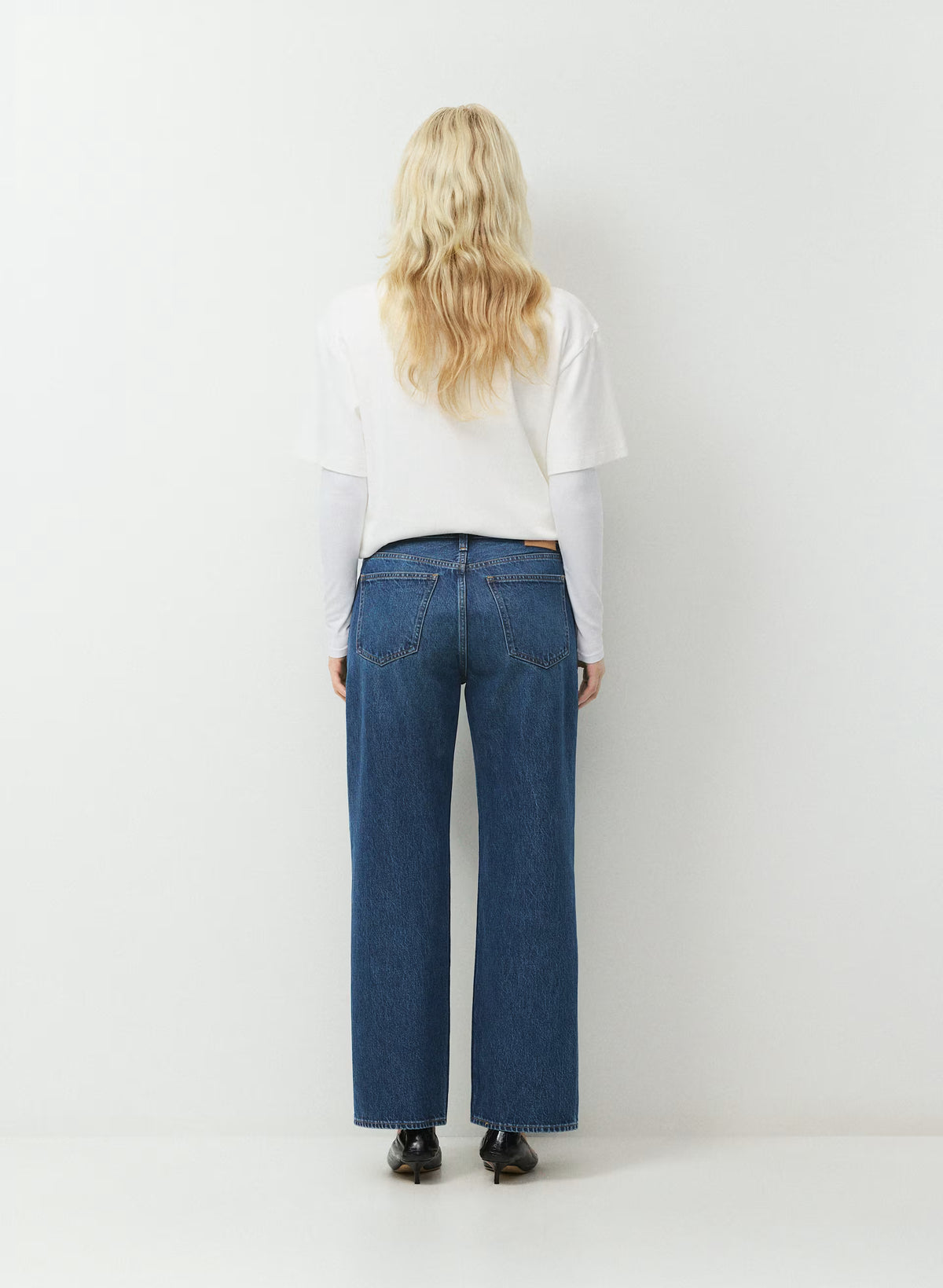 Low-Rise Baggy Jeans - Medium Indigo