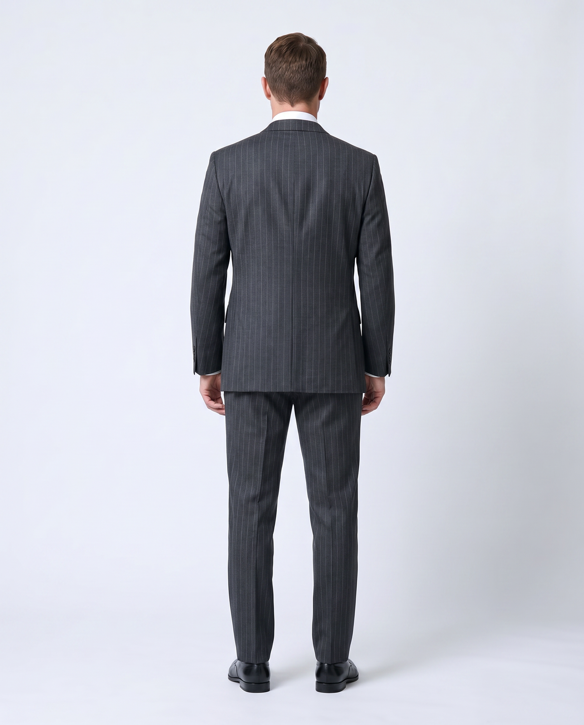 Men's Charcoal Gray Pinstripe Wool Notch Lapel 2-Button Suit